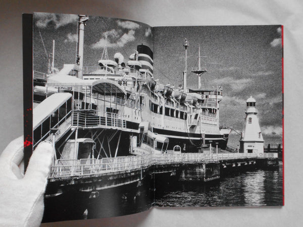Akai Kutsu (top) | Daido Moriyama | Superlabo 2019