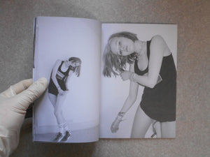 A fantastic kitten | Valerie Phillips, Arvida Bystrom | Self Published 2012 [SIGNED]