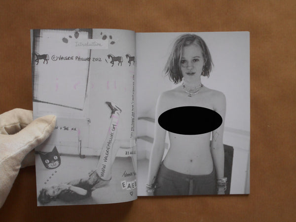 A fantastic kitten | Valerie Phillips, Arvida Bystrom | Self Published 2012 [SIGNED]