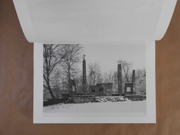 Memorials | Jan Kempenaers | Roma Publications 2026