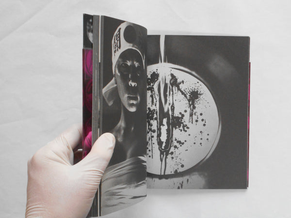 Orphee | Tokyo Rumando | Zen foto gallery 2014 SIGNED